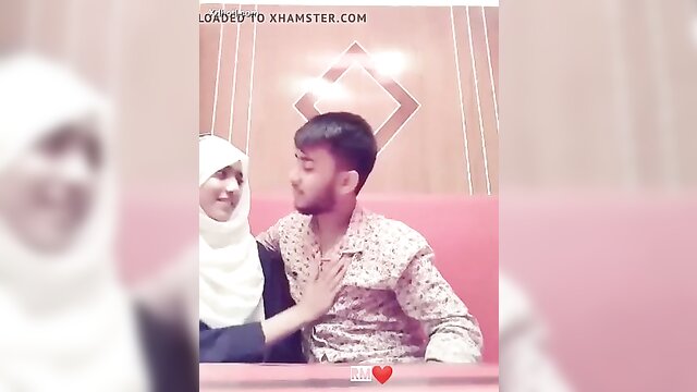 bangladeshi girlfriend kissing